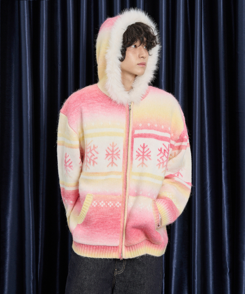 WaiKei（ワイケイ）の「スノーグラデーションファーフードニットジップアップピンク（ニット/セーター・レディース・その他・1/2）」の3枚目の写真