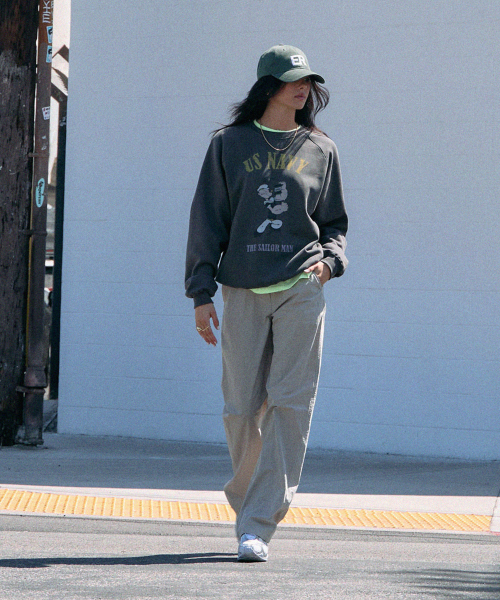 ERER(エルエル)の「Lightweight Chino Pants Gracy Beige(その他パンツ・レディース・サンドベージュ・1/2)」の3枚目の写真
