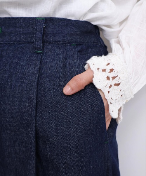 l'atelier du savon（アトリエドサボン）の「スウェットみたいな裾ゴムデニムパンツ（デニムパンツ・レディース・ネイビー・FREE）」の13枚目の写真