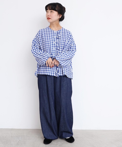 l'atelier du savon（アトリエドサボン）の「スウェットみたいな裾ゴムデニムパンツ（デニムパンツ・レディース・ネイビー・FREE）」の8枚目の写真