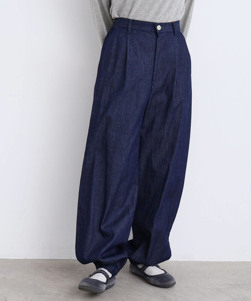 l'atelier du savon（アトリエドサボン）の「スウェットみたいな裾ゴムデニムパンツ（デニムパンツ・レディース・ネイビー・FREE）」の19枚目の写真