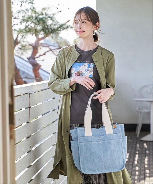 ikka（イッカ）の「キャンバスパイピングビッグトートバッグ（トートバッグ・レディース・ライトカーキ/ブラック/オフホワイト/ブルー・FREE）」の7枚目の写真
