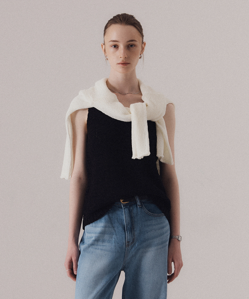 SILN(シルン)の「Refined v-neck straw knit sleeveless (BLACK)(ニット/セーター・レディース・その他・FREE)」の1枚目の写真