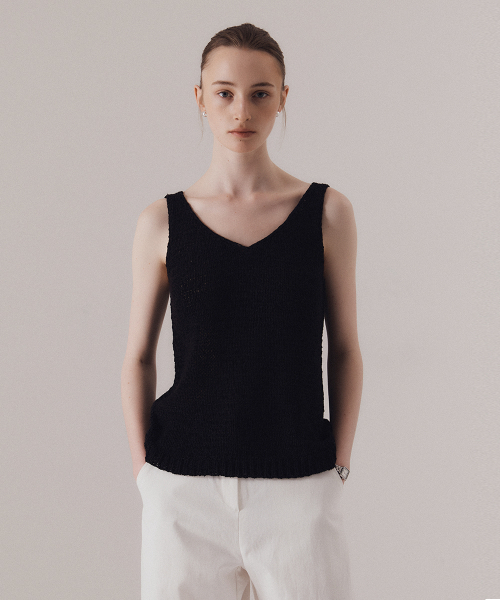 SILN(シルン)の「Refined v-neck straw knit sleeveless (BLACK)(ニット/セーター・レディース・その他・FREE)」の2枚目の写真