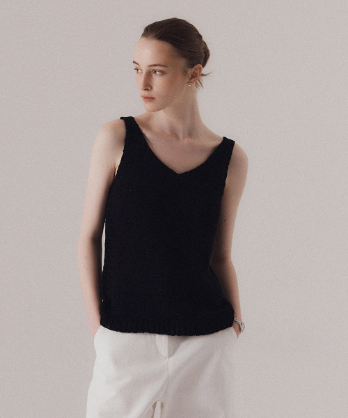 SILN(シルン)の「Refined v-neck straw knit sleeveless (BLACK)(ニット/セーター・レディース・その他・FREE)」の6枚目の写真