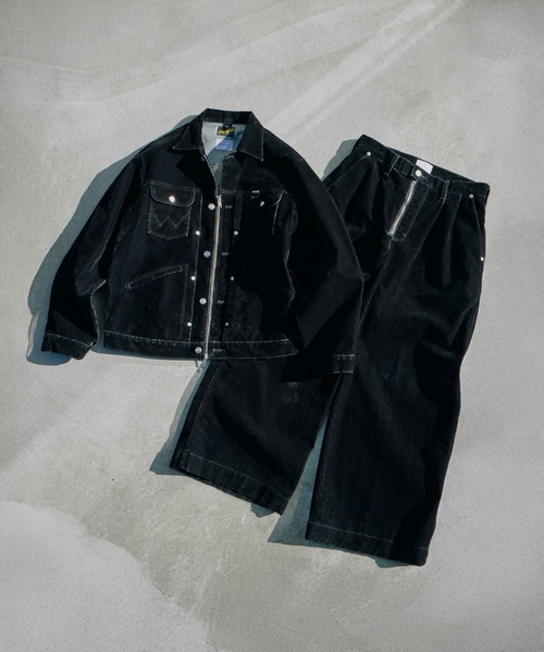 Camphor wood（カンファーウッド）の「【 Wrangler × CamphorWood 】 front zip flocky 2tuck wide baggy flare broken denim trousers / 【ラングラーコラボレーション】2タックワイドバギーフロッキーデニム（デニムパンツ・メンズ・ブラック系2・SMALL/MEDIUM/LARGE）」の6枚目の写真