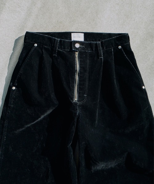 Camphor wood（カンファーウッド）の「【 Wrangler × CamphorWood 】 front zip flocky 2tuck wide baggy flare broken denim trousers / 【ラングラーコラボレーション】2タックワイドバギーフロッキーデニム（デニムパンツ・メンズ・ブラック系2・SMALL/MEDIUM/LARGE）」の4枚目の写真