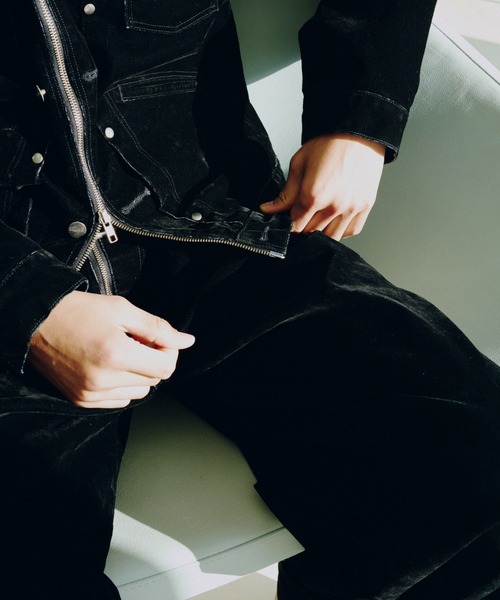 Camphor wood（カンファーウッド）の「【 Wrangler × CamphorWood 】 front zip flocky 2tuck wide baggy flare broken denim trousers / 【ラングラーコラボレーション】2タックワイドバギーフロッキーデニム（デニムパンツ・メンズ・ブラック系2・SMALL/MEDIUM/LARGE）」の17枚目の写真