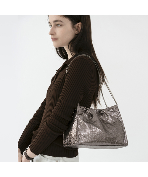 ANODDS(アンオズ)の「VELTA GLITTER chain shoulder bag 2 color(ショルダーバッグ・レディース・シルバーグレー/ブラック・FREE)」の2枚目の写真
