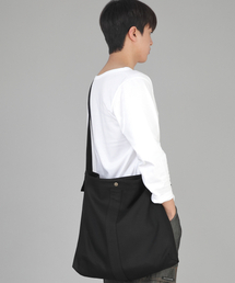 SAINTCREW（セントクルー）の「Boldline Big Size Crossbody Bag LBC-127 BlackBlack（メッセンジャーバッグ）」