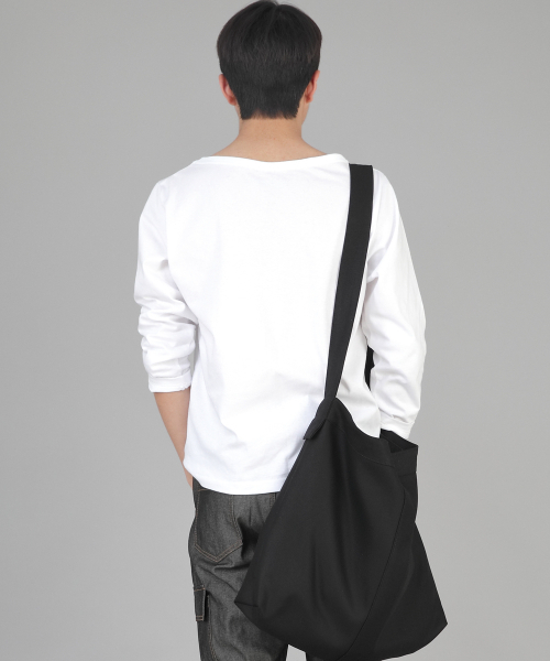 SAINTCREW(セントクルー)の「ボールドラインビッグサイズクロスバッグ LBC-127 ブラックブラック(メッセンジャーバッグ・メンズ・その他・フリー)」の2枚目の写真