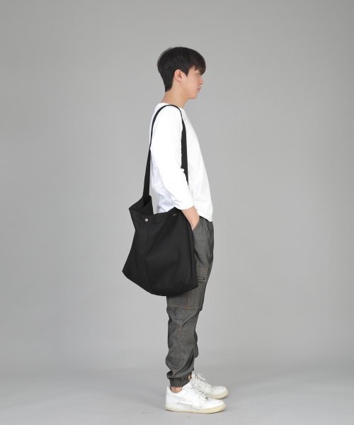 SAINTCREW(セントクルー)の「ボールドラインビッグサイズクロスバッグ LBC-127 ブラックブラック(メッセンジャーバッグ・メンズ・その他・フリー)」の5枚目の写真