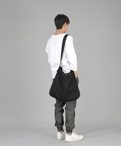 SAINTCREW(セントクルー)の「ボールドラインビッグサイズクロスバッグ LBC-127 ブラックブラック(メッセンジャーバッグ・メンズ・その他・フリー)」の6枚目の写真