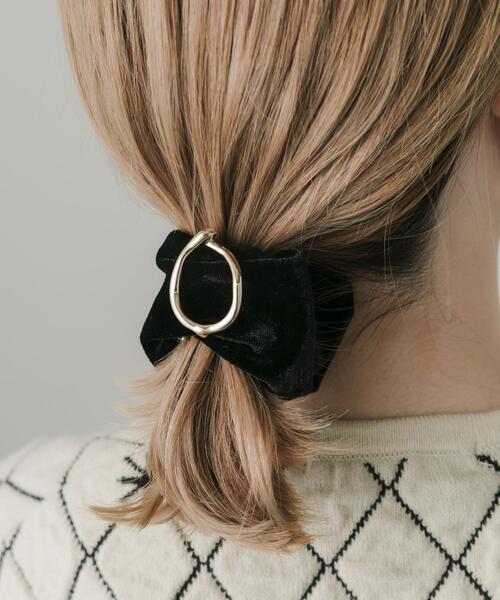 SMELLY（スメリー）の「ニュアンスメタルベロアヘアカフ（ヘアゴム・レディース・ゴールド系その他・-）」の4枚目の写真