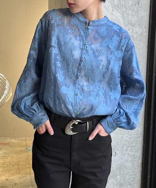 PAGEBOY（ページボーイ）の「レースジャガード2WAYブラウス【オフショル/通常着用対応】（Tシャツ/カットソー・レディース・ブラック/オフホワイト/グレー/ブルー・FREE）」の4枚目の写真