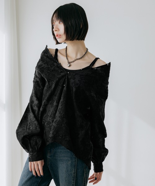 PAGEBOY（ページボーイ）の「レースジャガード2WAYブラウス【オフショル/通常着用対応】（Tシャツ/カットソー・レディース・ブラック/オフホワイト/グレー/ブルー・FREE）」の6枚目の写真