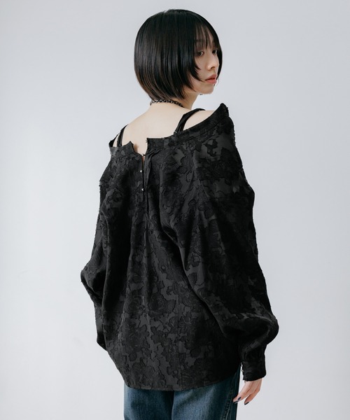PAGEBOY（ページボーイ）の「レースジャガード2WAYブラウス【オフショル/通常着用対応】（Tシャツ/カットソー・レディース・ブラック/オフホワイト/グレー/ブルー・FREE）」の7枚目の写真