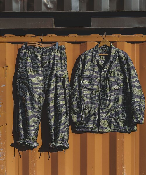 BEAMS PLUS(ビームスプラス)の「MIL Fatigue Jacket Tiger Stripe Mesh Jacquard(ブルゾン・メンズ・その他・SMALL/MEDIUM/LARGE/X-LARGE)」の2枚目の写真