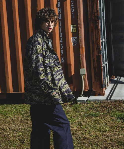 BEAMS PLUS(ビームスプラス)の「MIL Fatigue Jacket Tiger Stripe Mesh Jacquard(ブルゾン・メンズ・その他・SMALL/MEDIUM/LARGE/X-LARGE)」の3枚目の写真