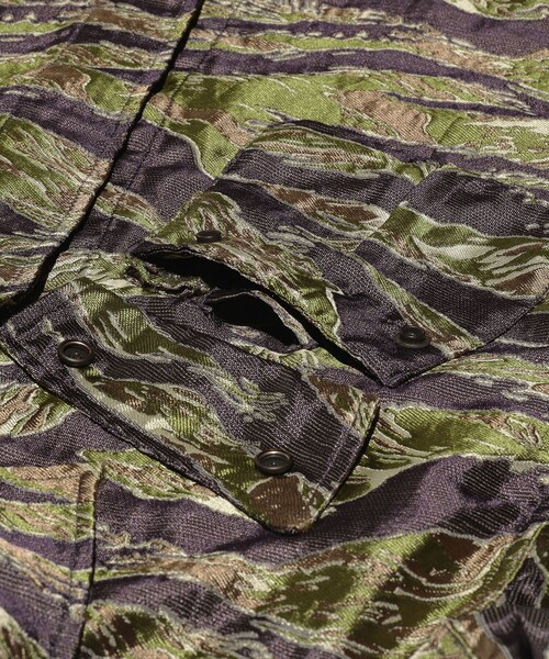 BEAMS PLUS(ビームスプラス)の「MIL Fatigue Jacket Tiger Stripe Mesh Jacquard(ブルゾン・メンズ・その他・SMALL/MEDIUM/LARGE/X-LARGE)」の5枚目の写真