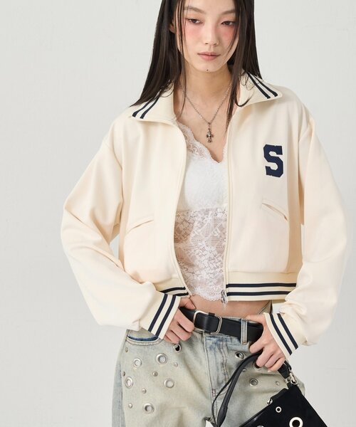 WHO'S WHO gallery(フーズフーギャラリー)の「【EC限定カラーあり】S LOGO COMPACT STAND JERSEY(ブルゾン・レディース・ブラック/ネイビー/レッド/オフホワイト・FREE)」の10枚目の写真