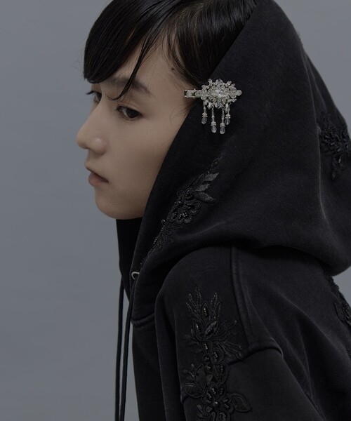 tanakadaisuke（タナカダイスケ）の「【tanakadaisuke/タナカダイスケ】crystal hair clip left/クリスタルヘアクリップ/左側用（バレッタ/ヘアクリップ・レディース・シルバー・FREE）」の2枚目の写真