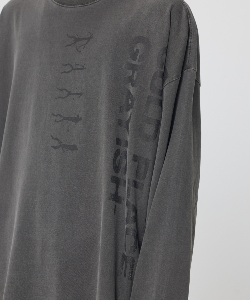 VONVAT（ヴォンバト）の「エインシェントグラフィックコクーンロングスリーブ（ダイングチャコール）（Tシャツ/カットソー・レディース・チャコール・FREE）」の3枚目の写真