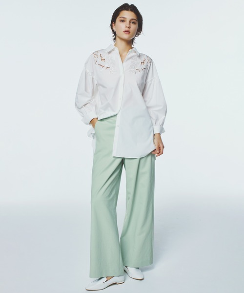 STRAWBERRY-FIELDS（ストロベリーフィールズ）の「エイミーブロード_エンブロイダリーシャツ（シャツ/ブラウス・レディース・ベージュ/オフホワイト/ブラック・2）」の4枚目の写真