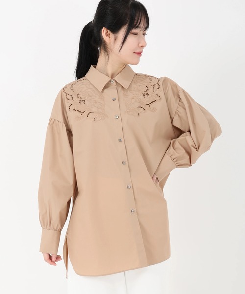 STRAWBERRY-FIELDS（ストロベリーフィールズ）の「エイミーブロード_エンブロイダリーシャツ（シャツ/ブラウス・レディース・ベージュ/オフホワイト/ブラック・2）」の5枚目の写真
