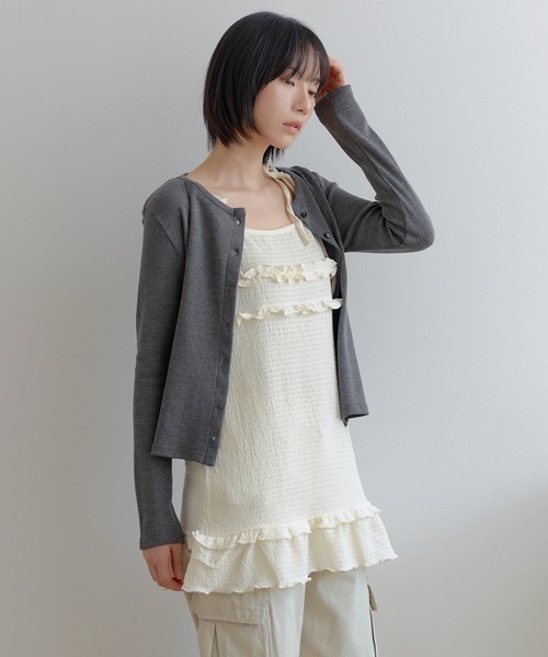UNE MANSION(ユヌマンション)の「【UNE ORIGINAL】【レイヤードにも!】【肩紐調節可能】ダブルフリルリボンキャミワンピース(キャミソール・レディース・ブラック/クリーム・FREE)」の13枚目の写真