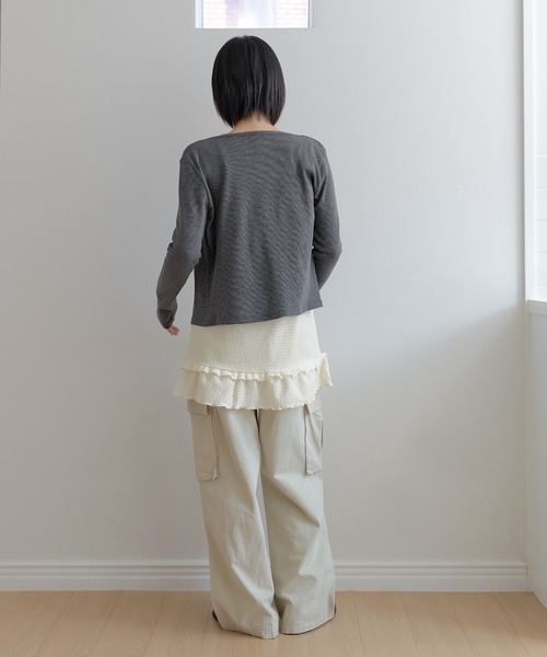 UNE MANSION(ユヌマンション)の「【UNE ORIGINAL】【レイヤードにも!】【肩紐調節可能】ダブルフリルリボンキャミワンピース(キャミソール・レディース・ブラック/クリーム・FREE)」の14枚目の写真