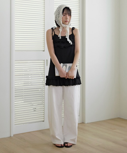 UNE MANSION(ユヌマンション)の「【UNE ORIGINAL】【レイヤードにも!】【肩紐調節可能】ダブルフリルリボンキャミワンピース(キャミソール・レディース・ブラック/クリーム・FREE)」の21枚目の写真