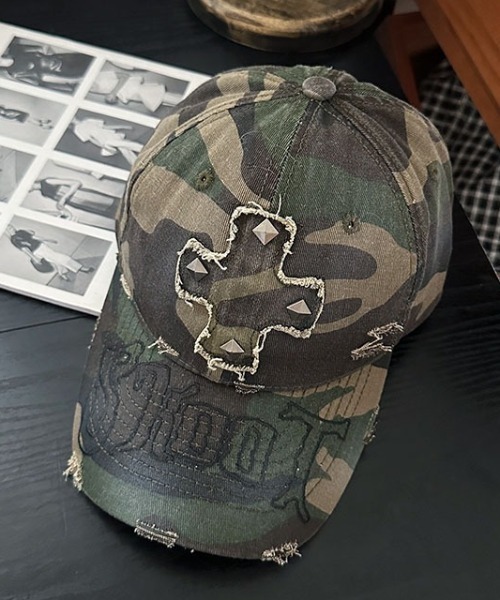 lilful（リルフル）の「【26年春夏新作】スタッズ付き ヴィンテージ加工 ワンポイントクロスモチーフ刺繍キャップ（キャップ・レディース・その他/ホワイト/ブラック・F）」の8枚目の写真