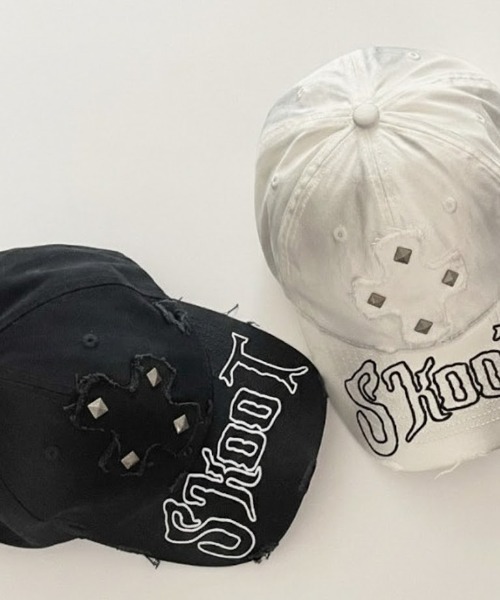 lilful（リルフル）の「【26年春夏新作】スタッズ付き ヴィンテージ加工 ワンポイントクロスモチーフ刺繍キャップ（キャップ・レディース・その他/ホワイト/ブラック・F）」の6枚目の写真