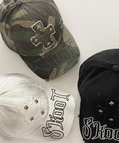 lilful（リルフル）の「【26年春夏新作】スタッズ付き ヴィンテージ加工 ワンポイントクロスモチーフ刺繍キャップ（キャップ・レディース・その他/ホワイト/ブラック・F）」の5枚目の写真