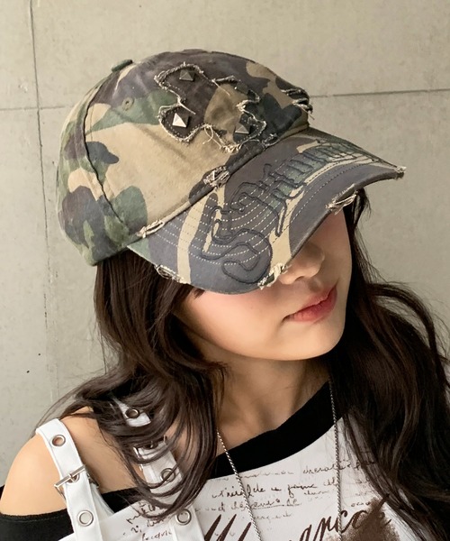 lilful（リルフル）の「【26年春夏新作】スタッズ付き ヴィンテージ加工 ワンポイントクロスモチーフ刺繍キャップ（キャップ・レディース・その他/ホワイト/ブラック・F）」の19枚目の写真