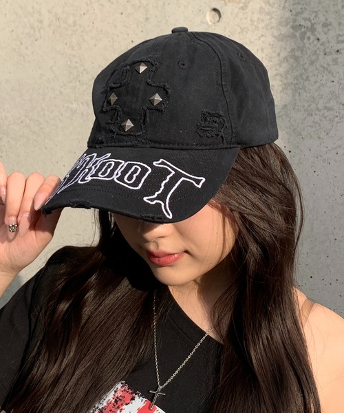 lilful（リルフル）の「【26年春夏新作】スタッズ付き ヴィンテージ加工 ワンポイントクロスモチーフ刺繍キャップ（キャップ・レディース・その他/ホワイト/ブラック・F）」の22枚目の写真