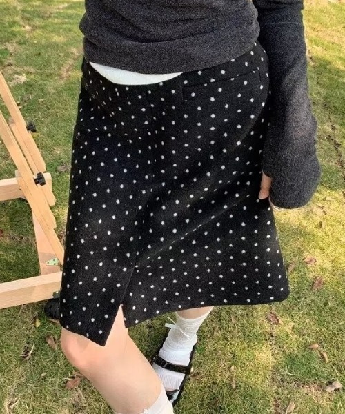 Vipoa（ヴィポア）の「Polka dots slit midi skirt（スカート・レディース・ブラック系その他・LARGE/MEDIUM）」の10枚目の写真