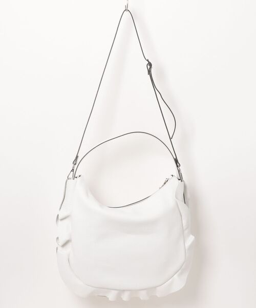 inter-chaussures（インターショシュール）の「【RIPANI】サイドフリルホーボーバッグラージ(Q66301)（トートバッグ・レディース・ホワイト・ALL）」の2枚目の写真