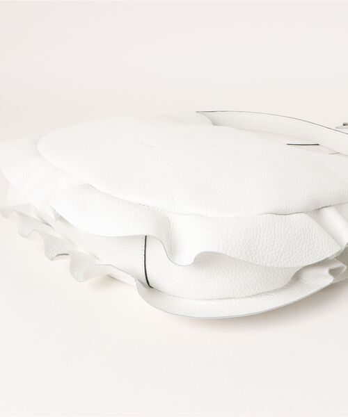 inter-chaussures（インターショシュール）の「【RIPANI】サイドフリルホーボーバッグラージ(Q66301)（トートバッグ・レディース・ホワイト・ALL）」の3枚目の写真