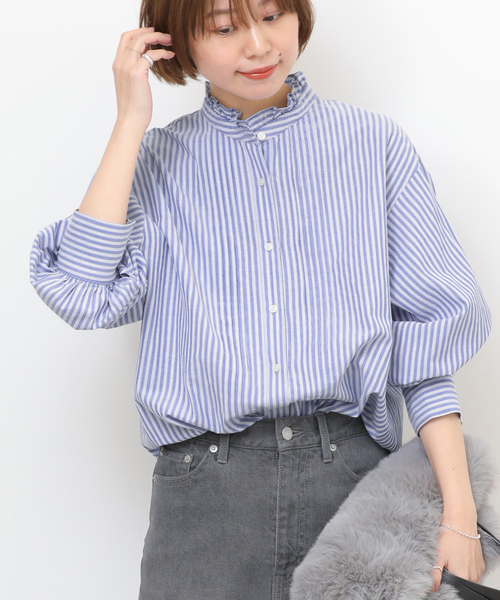 JOURNAL STANDARD relume（ジャーナルスタンダード　レリューム）の「《WEB限定追加》フリルネックドビーストライプシャツ（シャツ/ブラウス・レディース・ブルー系その他/ホワイト・FREE）」の2枚目の写真