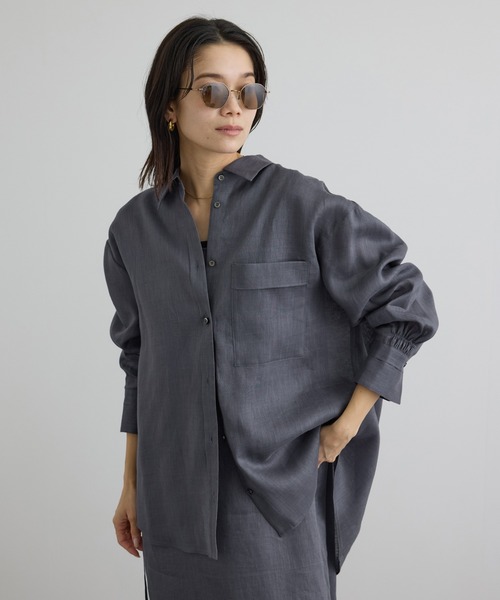SALON adam et rope'（サロン アダム エ ロペ）の「リネンオーバーシャツ / GENTLE LINEN（シャツ/ブラウス・レディース・グレー/ブラック/ピンク・FREE）」の2枚目の写真