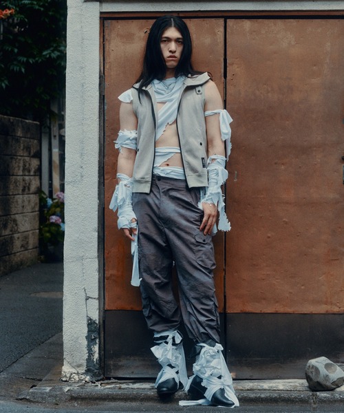 KOZABURO（コウザブロウ）の「【KOZABURO/コウザブロウ】ZEE SLEEVELESS PARKA（ベスト・メンズ・クリーム/ダークグレー・M/S）」の3枚目の写真