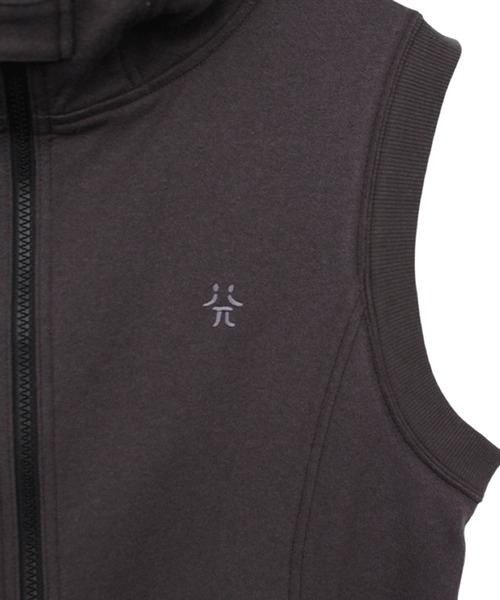 KOZABURO（コウザブロウ）の「【KOZABURO/コウザブロウ】ZEE SLEEVELESS PARKA（ベスト・メンズ・クリーム/ダークグレー・M/S）」の5枚目の写真