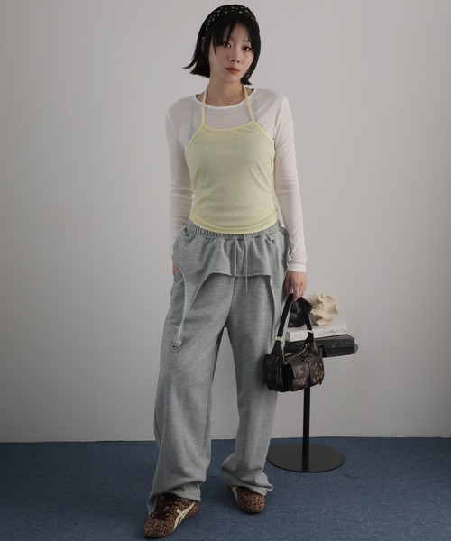 Ulysses(ユリシス)の「【2枚セット】シアーカットソー×ホルターネックキャミ(Tシャツ/カットソー・レディース・ダークグレー/イエロー・F)」の4枚目の写真