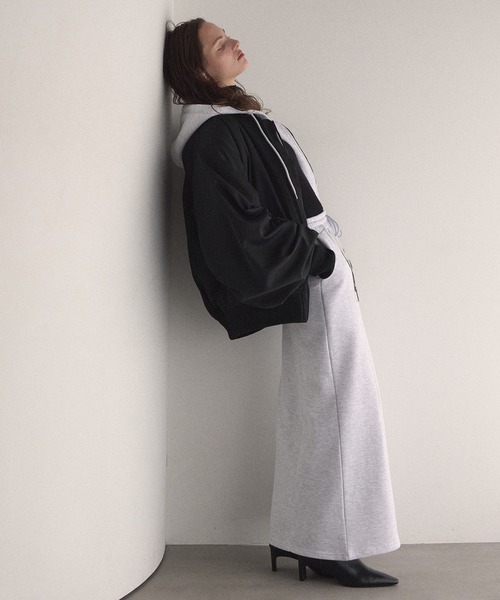 MIELI INVARIANT（ミエリインヴァリアント）の「Brush Sweat Belt Skirt（スカート・レディース・ブラック/ライトグレー・FREE）」の12枚目の写真