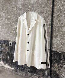 テーラードジャケット（ホワイト/白色系・ストライプ柄）ファッション