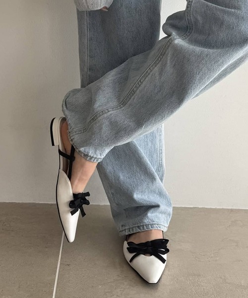 LE TALON(ルタロン)の「《WEB限定》Le decore / ル デコレ lady ribbon バックベルト(その他シューズ・レディース・ホワイト/ブラック×ブラック/ブラウン系その他・22cm/22.5cm/23cm/23.5cm/24cm/24.5cm/25cm)」の1枚目の写真