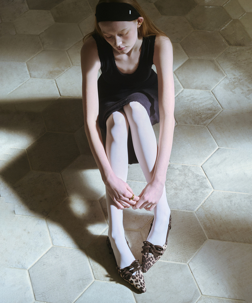 LE TALON(ルタロン)の「《WEB限定》Le decore / ル デコレ lady ribbon バックベルト(その他シューズ・レディース・ホワイト/ブラック×ブラック/ブラウン系その他・22cm/22.5cm/23cm/23.5cm/24cm/24.5cm/25cm)」の5枚目の写真