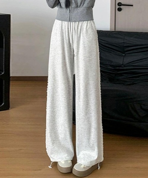 maison de LATIR(メゾンドラティール)の「ラクなのに今っぽい。頼れるレイヤード調夏服レースワイドイージーパンツ(スウェットパンツ・レディース・ブラック/グレー/ホワイト・FREE)」の2枚目の写真